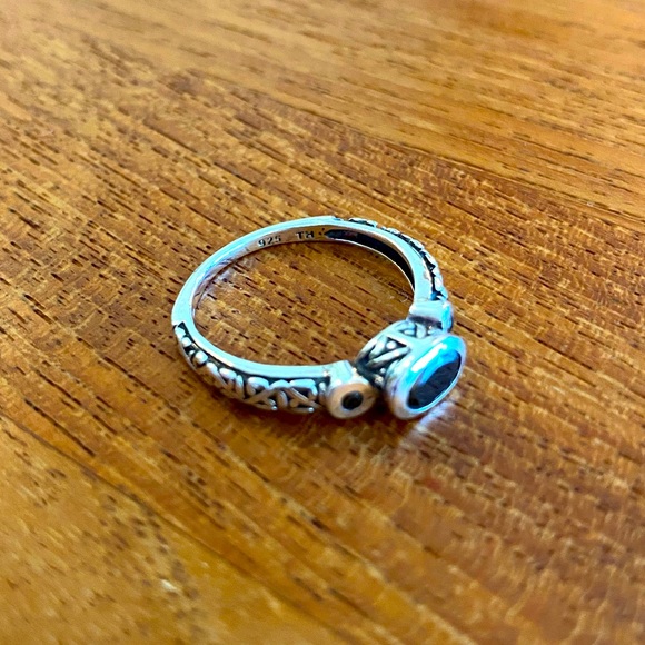 Silpada ‘Little Black Dress’ Ring - Picture 3 of 3